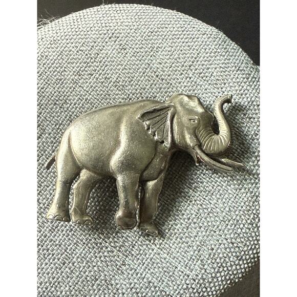 Vintage Jewelry - Vintage Elephant Brooch Pewter Tone Art To Wear Whimsy Career Scarf Lapel Pin